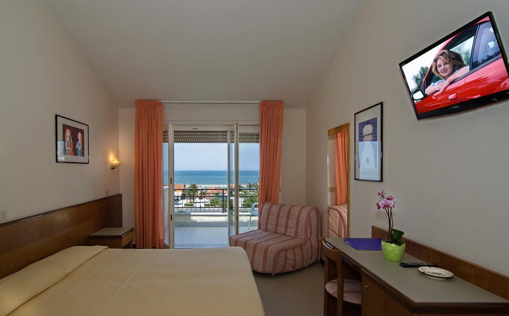 Hotel Montecarlo Lido di Camaiore Exterior foto
