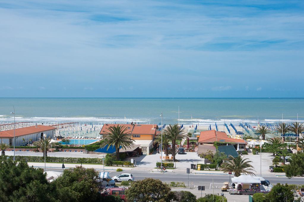 Hotel Montecarlo Lido di Camaiore Exterior foto